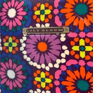 Lily Bloom Floral Hardside Suitcase 🧳